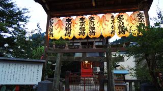 幸運児をたたえる神社