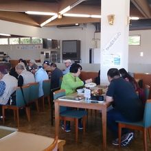 ２階の食堂でランチ。