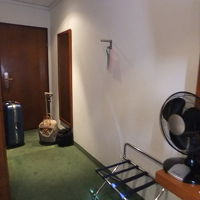 左側がバスルーム