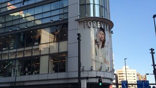 新宿にある大型店です。