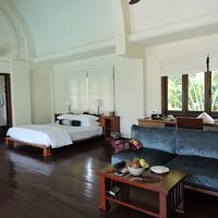 玄関は特にありません。リビング兼ベットルーム。