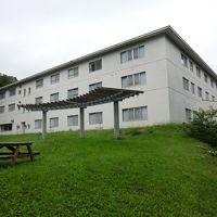 海側から見た建物外観です。