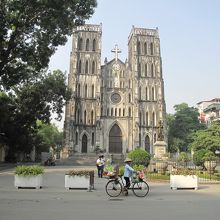 歴史を感じられるハノイ大聖堂