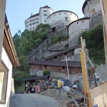 お城への入り口