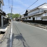 小さい街並みですが、江戸時代の建物が少し残っています。