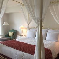 天蓋つきベッド