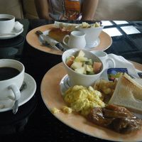 朝食　選択制だとこんな感じ　ジュースも無い・・・