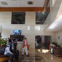 フロント・ロビー