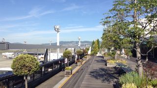 飛行機が間近で見れる癒しスポット☆