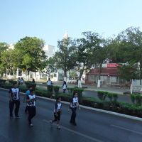 道路をランニング？ウォーキング？