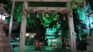 無病息災を祈る街中の神社