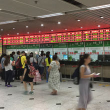 切符売り場は２階にあります