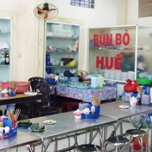 店の奥寄り（写真右側）で調理。3時頃に行ったので空いてました