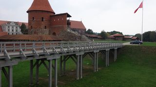 意外とちいさいカウナス城。外から見るだけ。