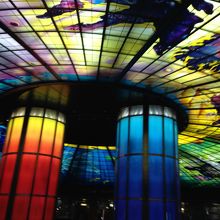 長く見ていても飽きない、非常に良く作り込まれた装飾です