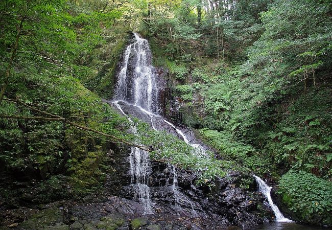 白糸の滝は落差30ｍが壮大なスケールでした