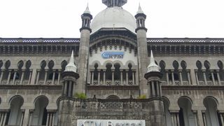 マレー鉄道事務局ビル　 国立モスクの向かいの建物