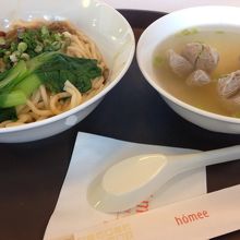 肉燥乾麺と貢丸湯セット１００元