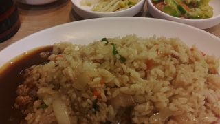 遅くまでやってますが、お酒は置いてないんです。