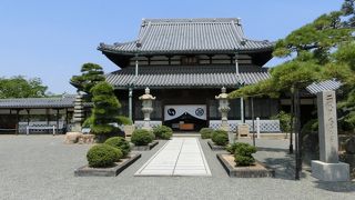 花岳寺 浅野家の菩提寺だそうです。 宝物殿は有料でした。
