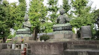 「濡れ仏」として有名