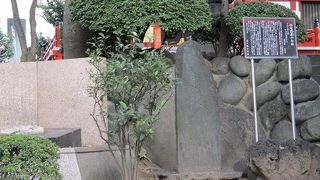 芭蕉１０３回忌に建てられました。