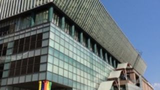 美術館とホテルなどがある複合施設