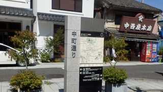 松本の白壁と黒なまこ土蔵が映える街