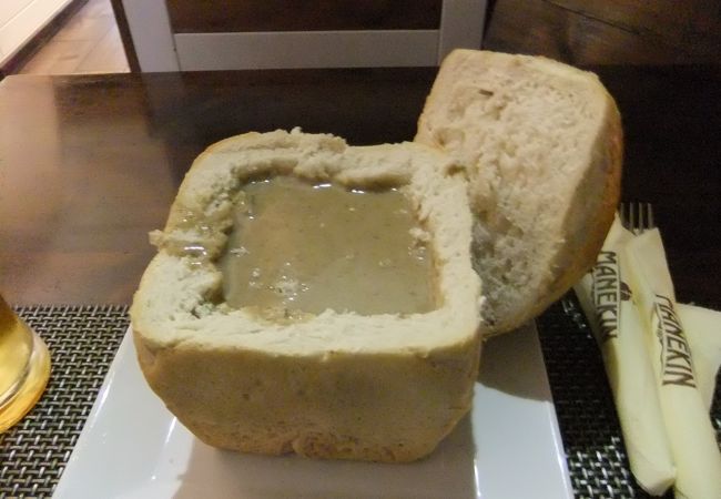 パンの中にスープ