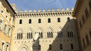 歴史を感じます