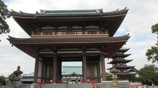 日本で唯一の宗派に属さない全仏教徒の為の寺院