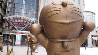 高岡にドラえもんの仲間達