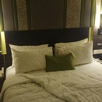 ベッドはひろびろ