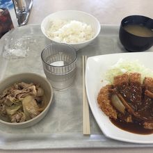 値段相応の味ですが、なかなか楽しいですよ