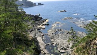 展望台から綺麗な色の日本海が見事でした。