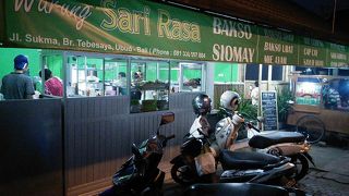 明るくて清潔なローカルワルン