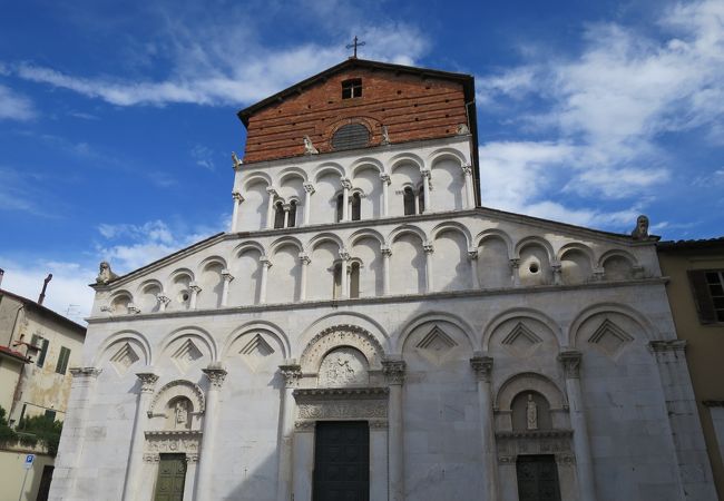 サンタ マリア フォリスポルタム教会