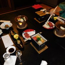 高級牛の陶板焼きと、和風ポトフが美味しかった。