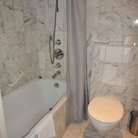 バスルーム　バスタブの排水が悪い