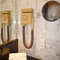 ドライヤーは固定式