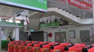 周辺道路は工事中。