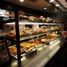 お店は目移りしてしまうほどたくさん！