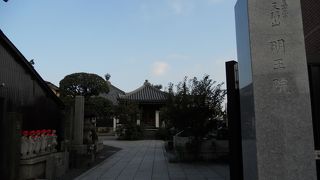 谷中にある真言宗のお寺です