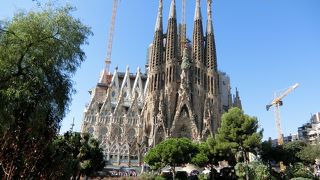 教会の全体像を見ることができます。