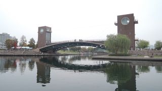 世界一美しいスタバは、この環境があってこそ？