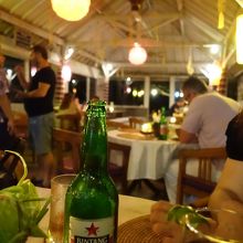 カジュアルで開放的」なレストラン