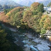 利根川の水の流れが造った渓谷は紅葉の名所