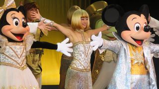 ファミリーで楽しめるキレッキレのダンスショー(^_-)-☆