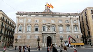 カタルーニャ自治政府庁のことです。