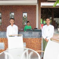 プ−ルサイドのカウンタ−